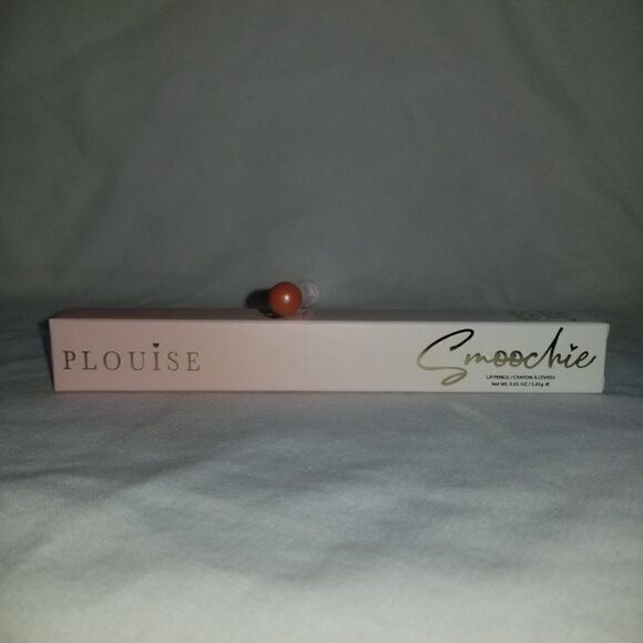 P.Louise Sharpenable Lip Liner in No Secrets - Picture 2 of 11